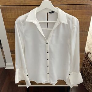 Zara White blouse with black button XS